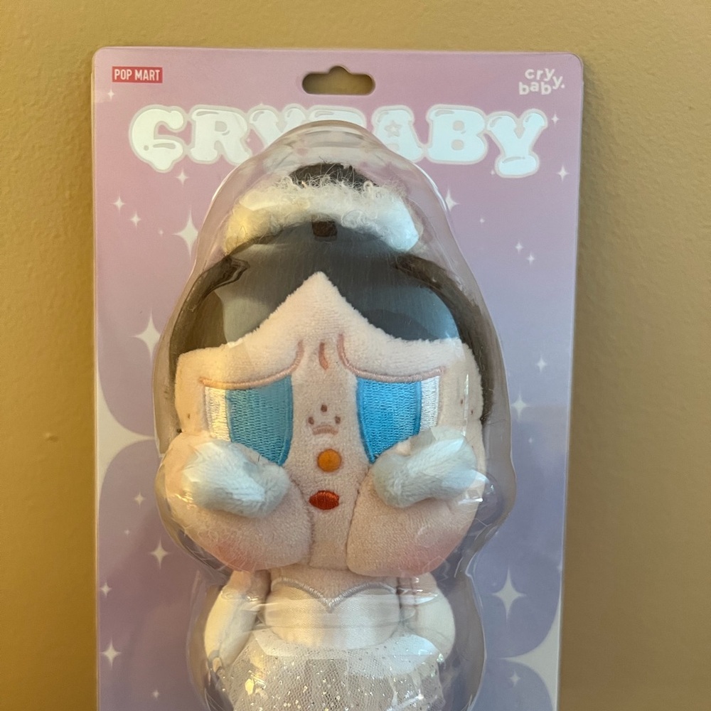 💧 POP MART Crybaby Shiny Shiny Series – Plush Pendant: